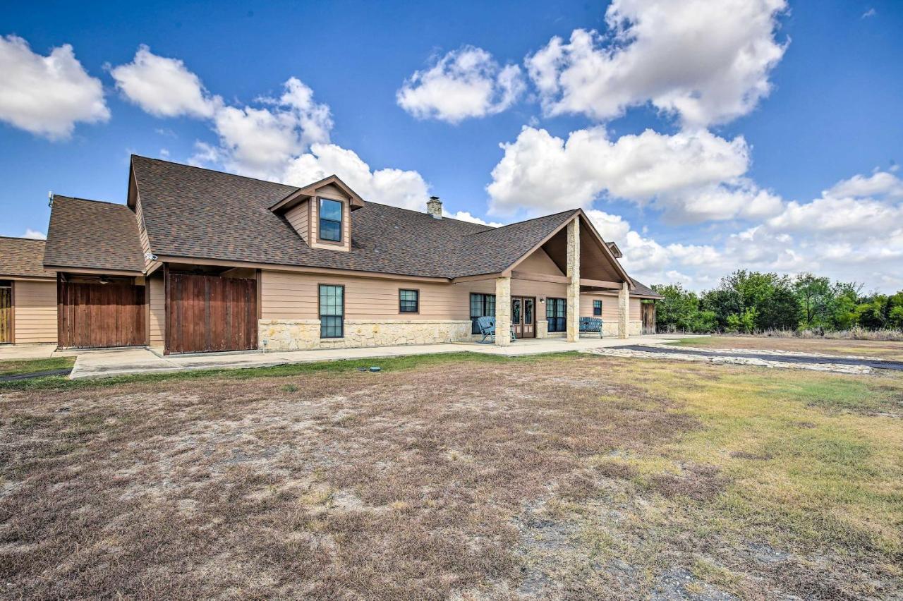 Вилла Luxury San Antonio Retreat 110-Acre Private Ranch Экстерьер фото